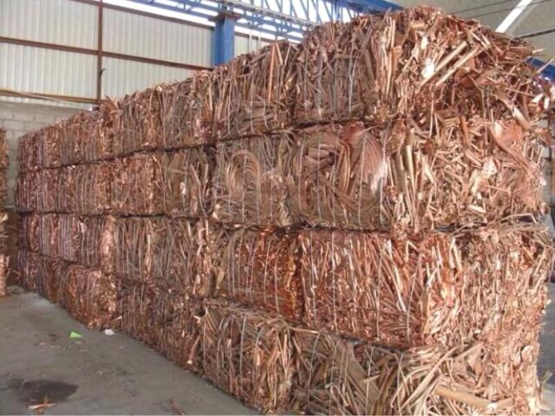 Miền Nam thu mua phế liệu đồng giá cao